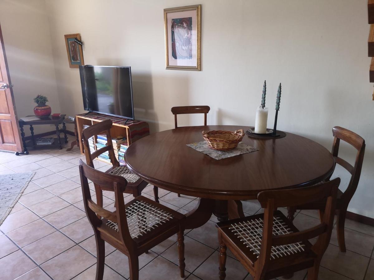 Mackenzies Accommodation อีสต์ลอนดอน ภายนอก รูปภาพ