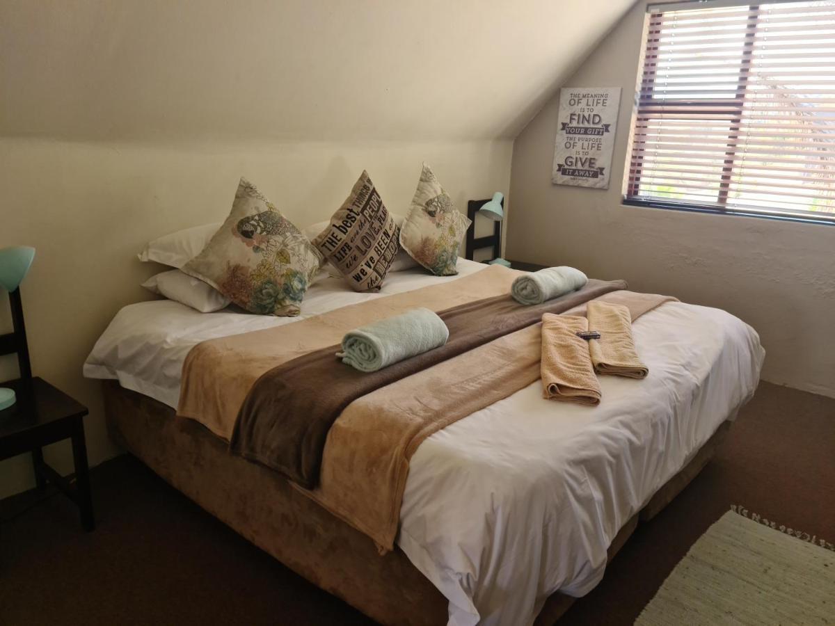 Mackenzies Accommodation อีสต์ลอนดอน ภายนอก รูปภาพ