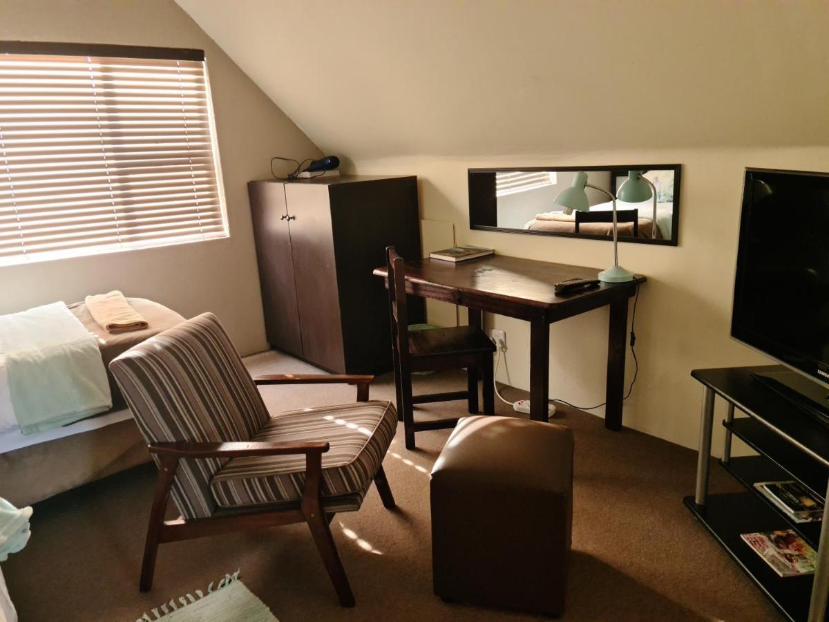 Mackenzies Accommodation อีสต์ลอนดอน ภายนอก รูปภาพ