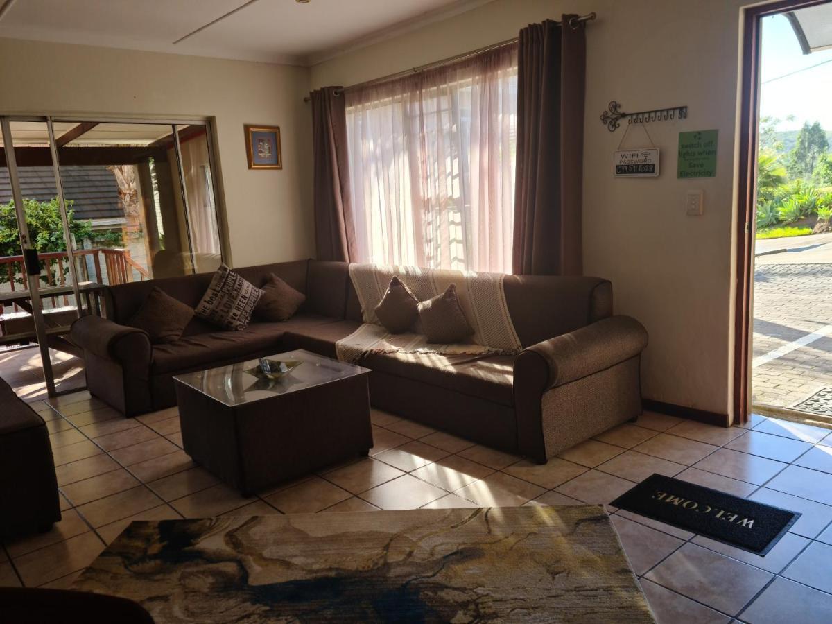 Mackenzies Accommodation อีสต์ลอนดอน ภายนอก รูปภาพ