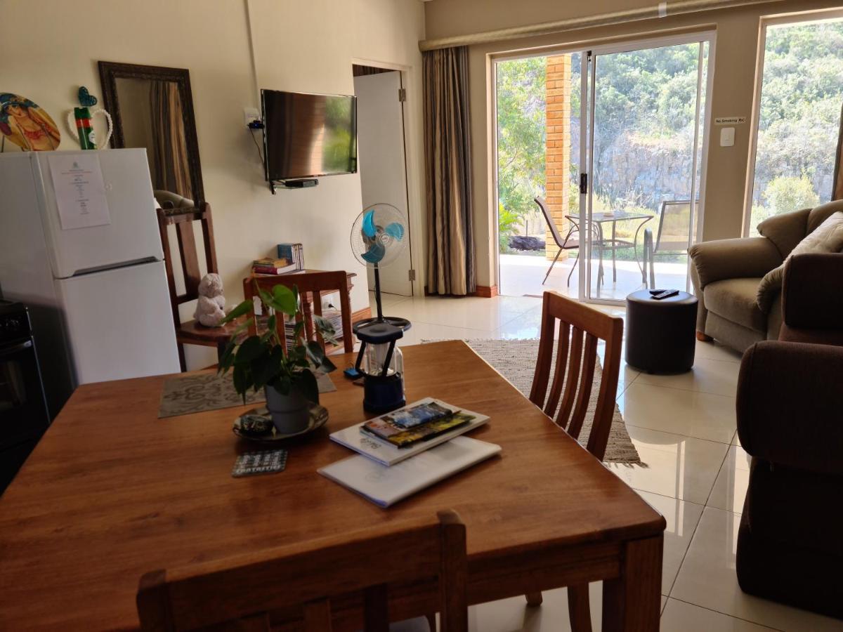 Mackenzies Accommodation อีสต์ลอนดอน ภายนอก รูปภาพ