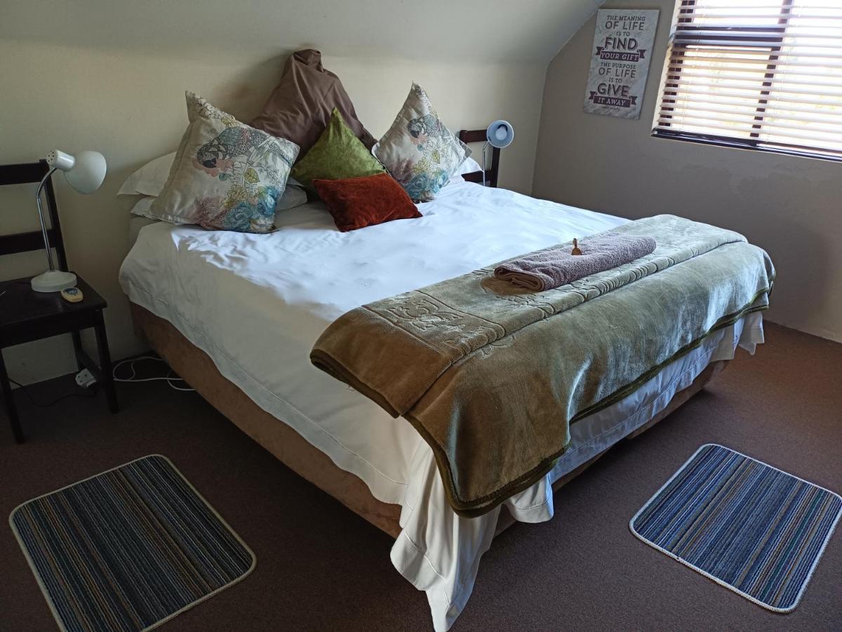 Mackenzies Accommodation อีสต์ลอนดอน ภายนอก รูปภาพ