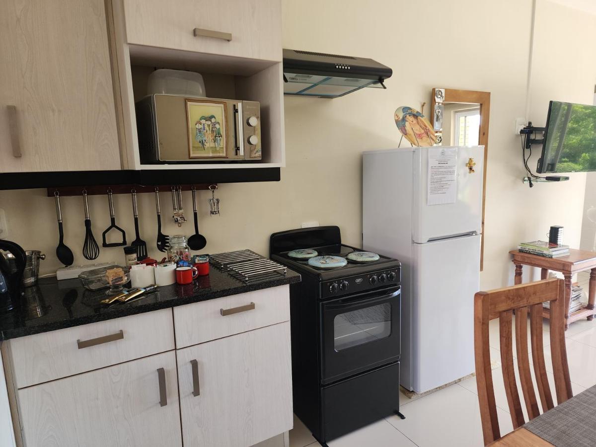 Mackenzies Accommodation อีสต์ลอนดอน ภายนอก รูปภาพ