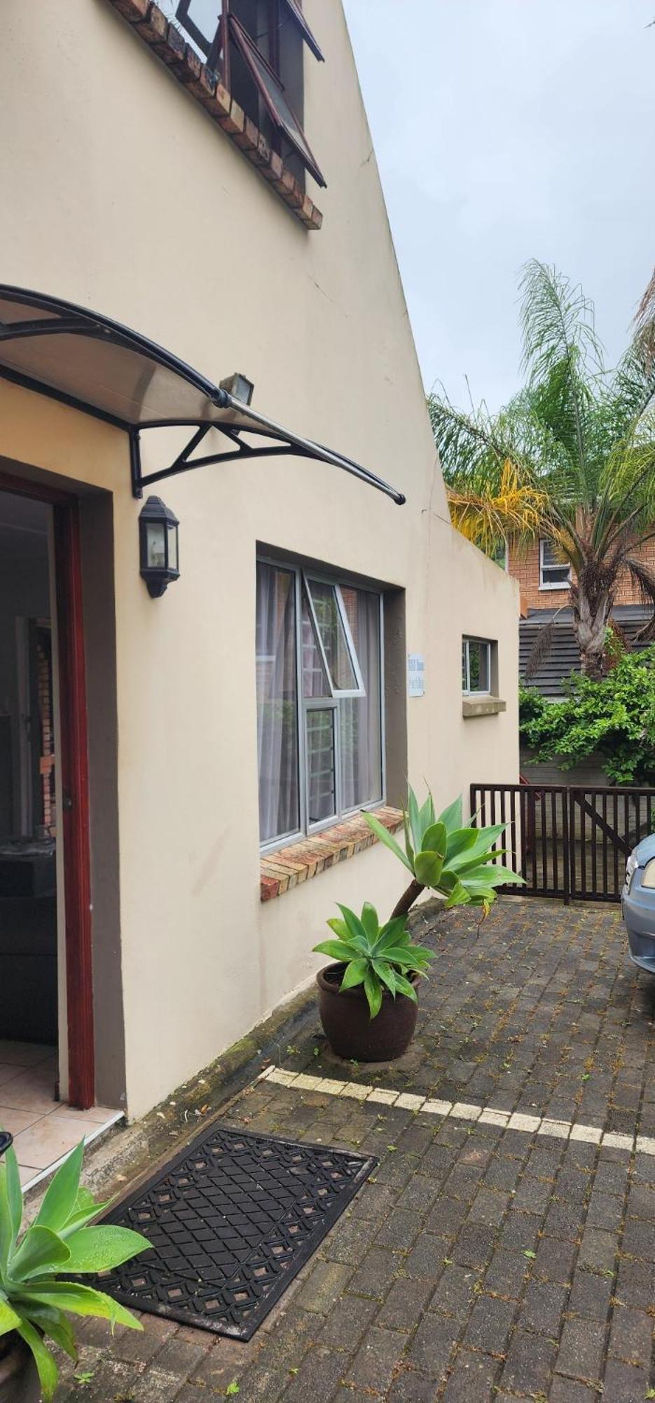 Mackenzies Accommodation อีสต์ลอนดอน ภายนอก รูปภาพ
