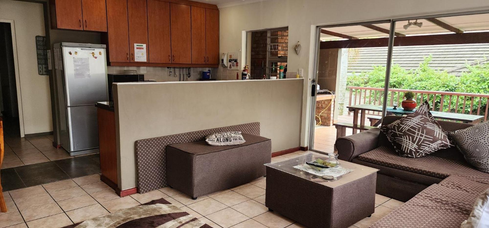 Mackenzies Accommodation อีสต์ลอนดอน ภายนอก รูปภาพ