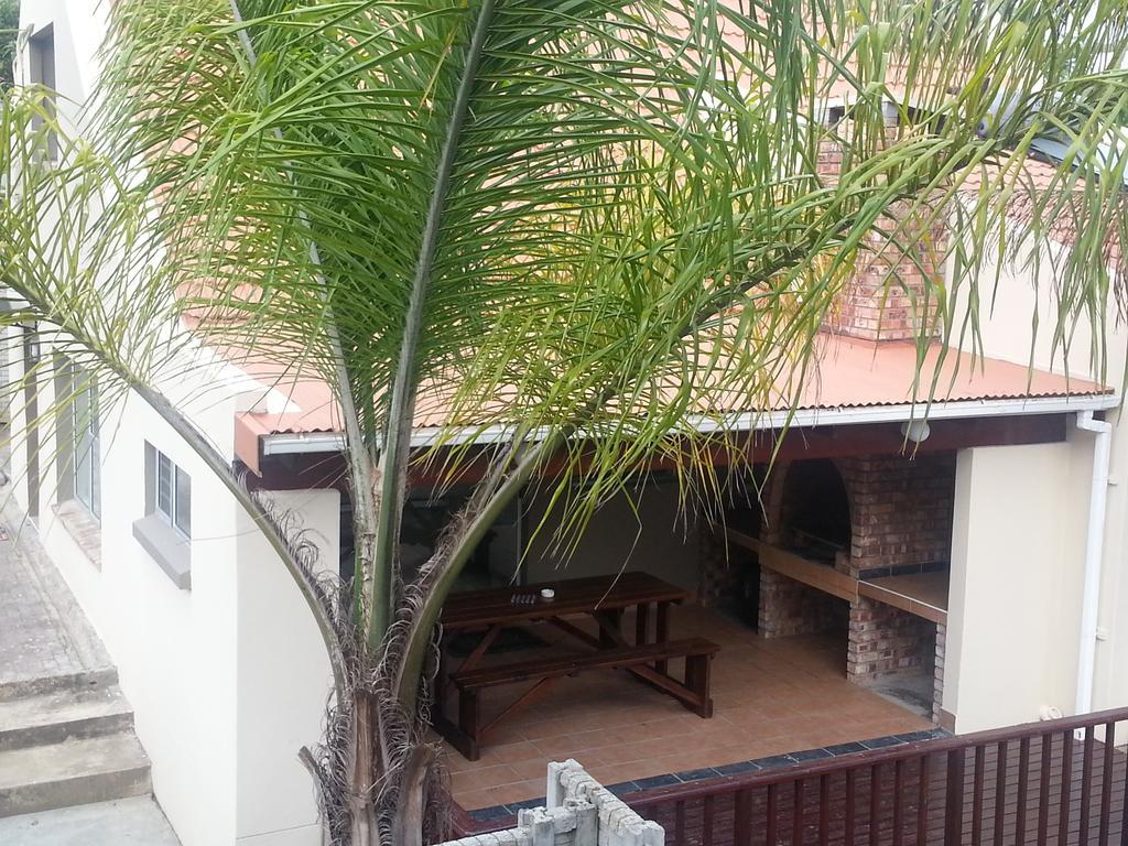 Mackenzies Accommodation อีสต์ลอนดอน ภายนอก รูปภาพ