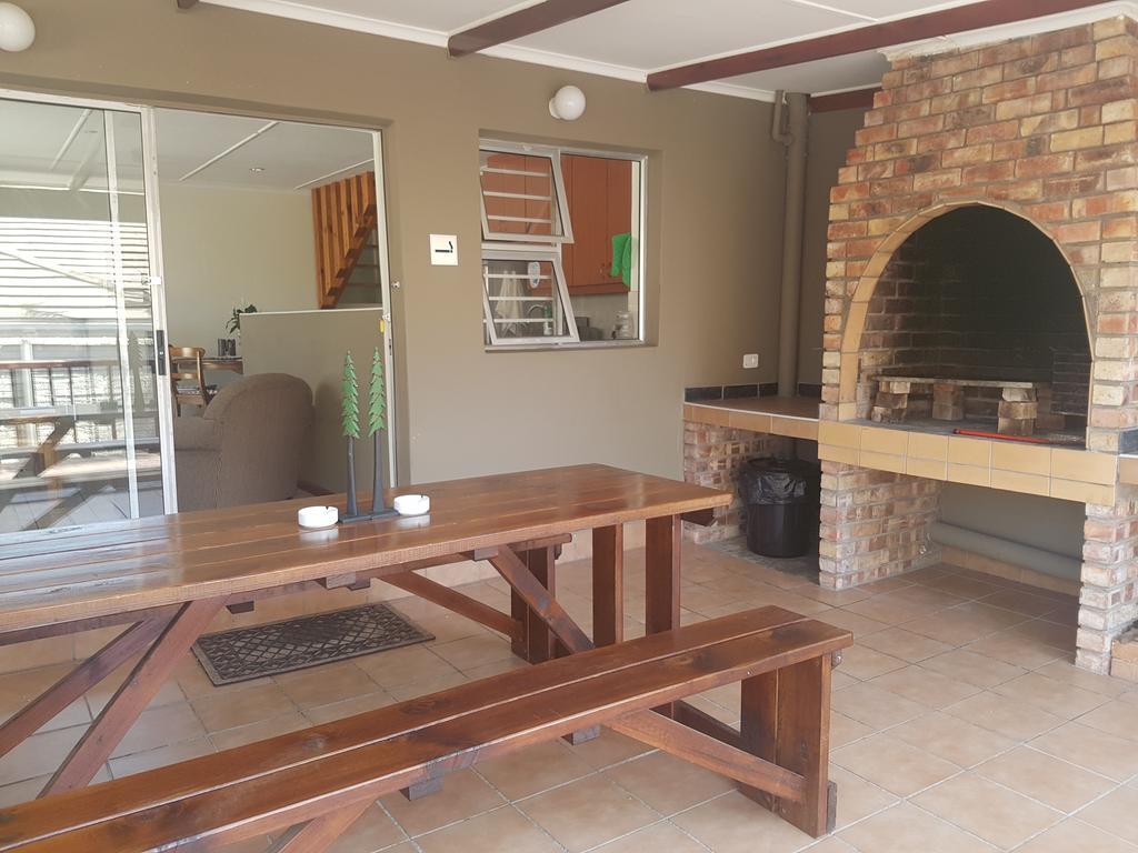 Mackenzies Accommodation อีสต์ลอนดอน ภายนอก รูปภาพ
