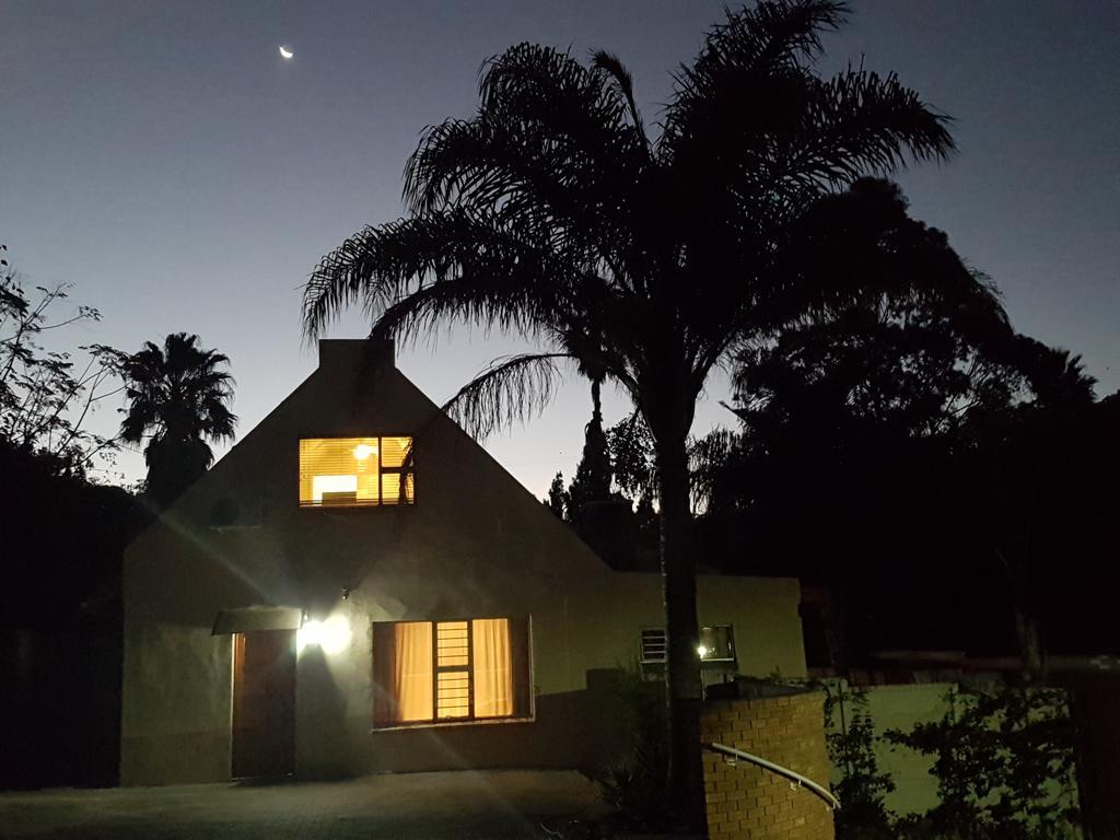 Mackenzies Accommodation อีสต์ลอนดอน ภายนอก รูปภาพ