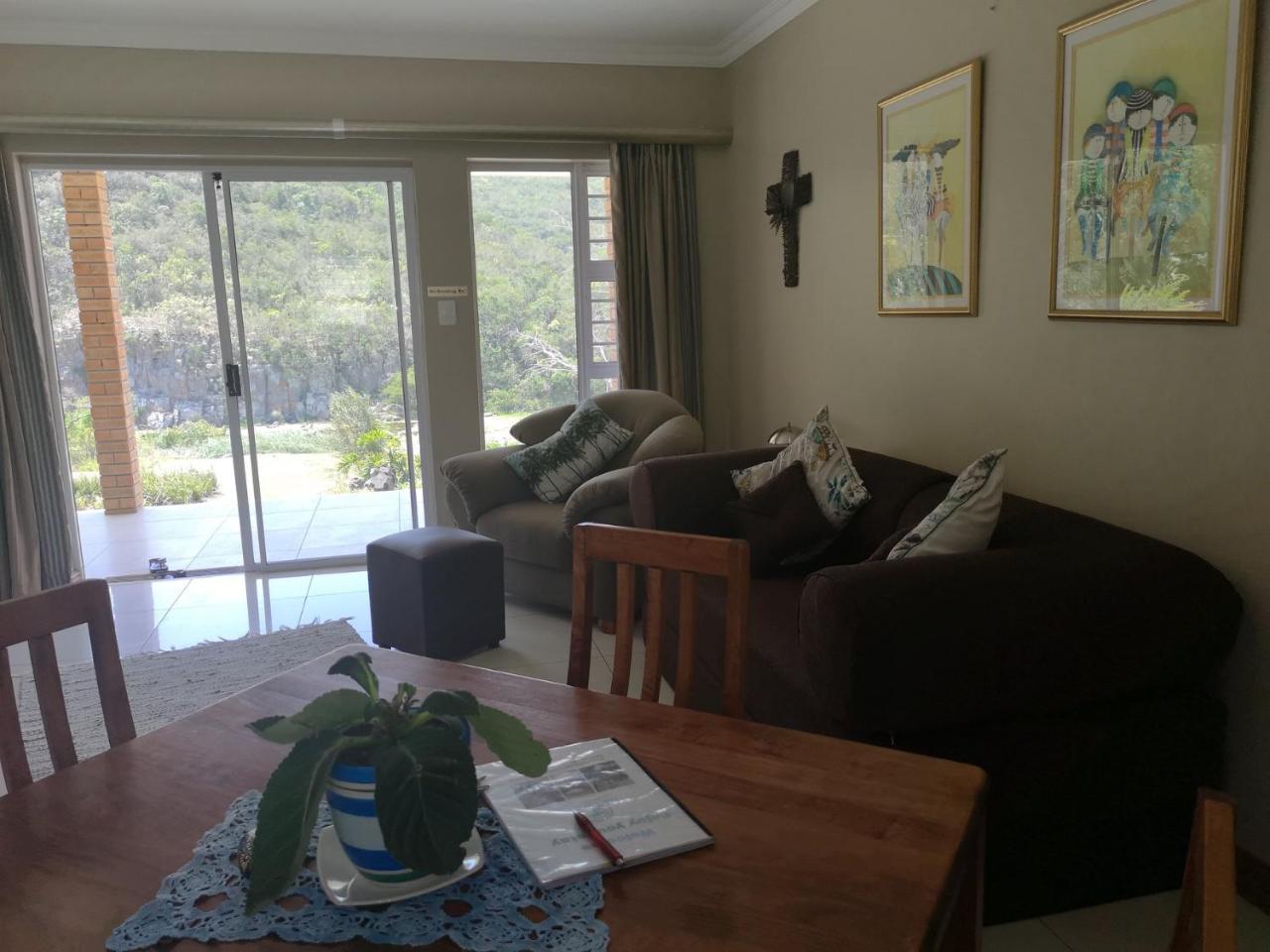 Mackenzies Accommodation อีสต์ลอนดอน ภายนอก รูปภาพ